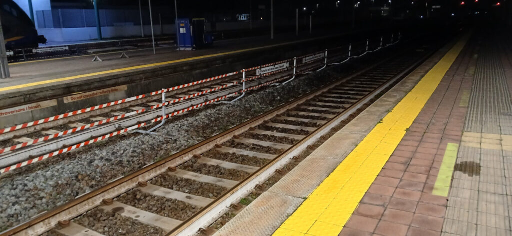 Barriera ferroviaria antiattraversamento